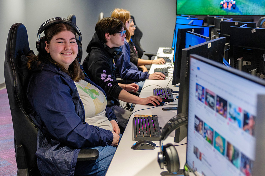 Student using one of the computers in the Innovation Center